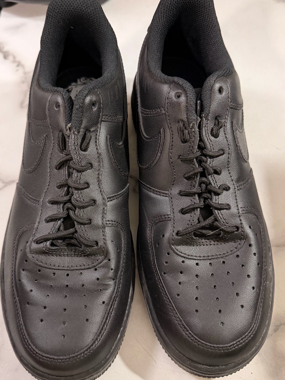 Nike Men’s Black Leather Low-Top Sneakers